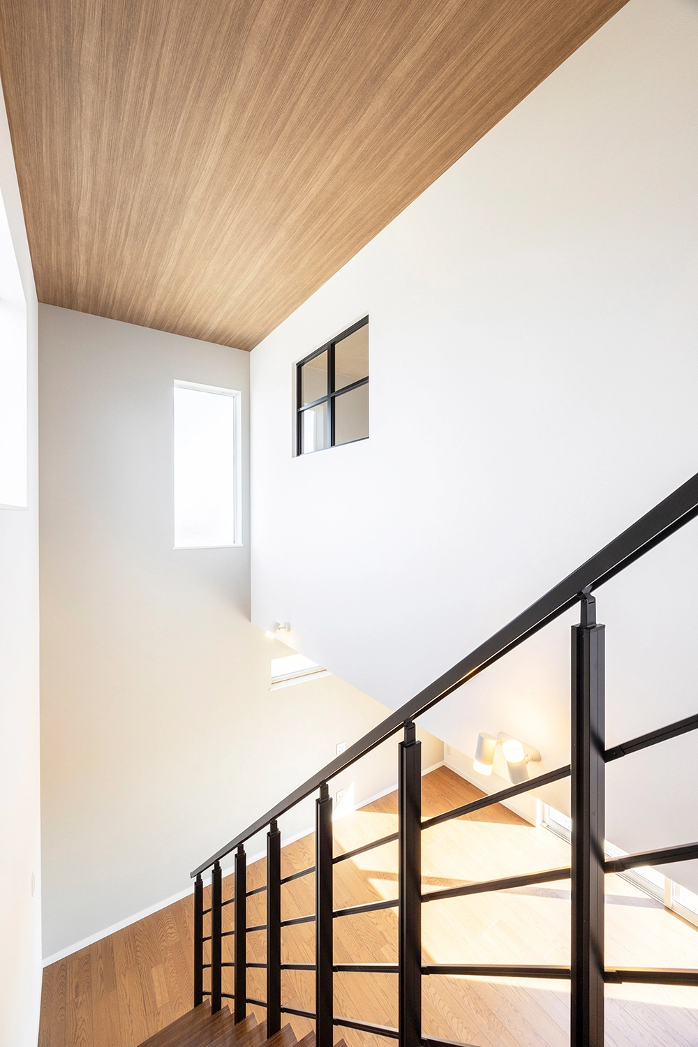 ATRIUM & BALCONY